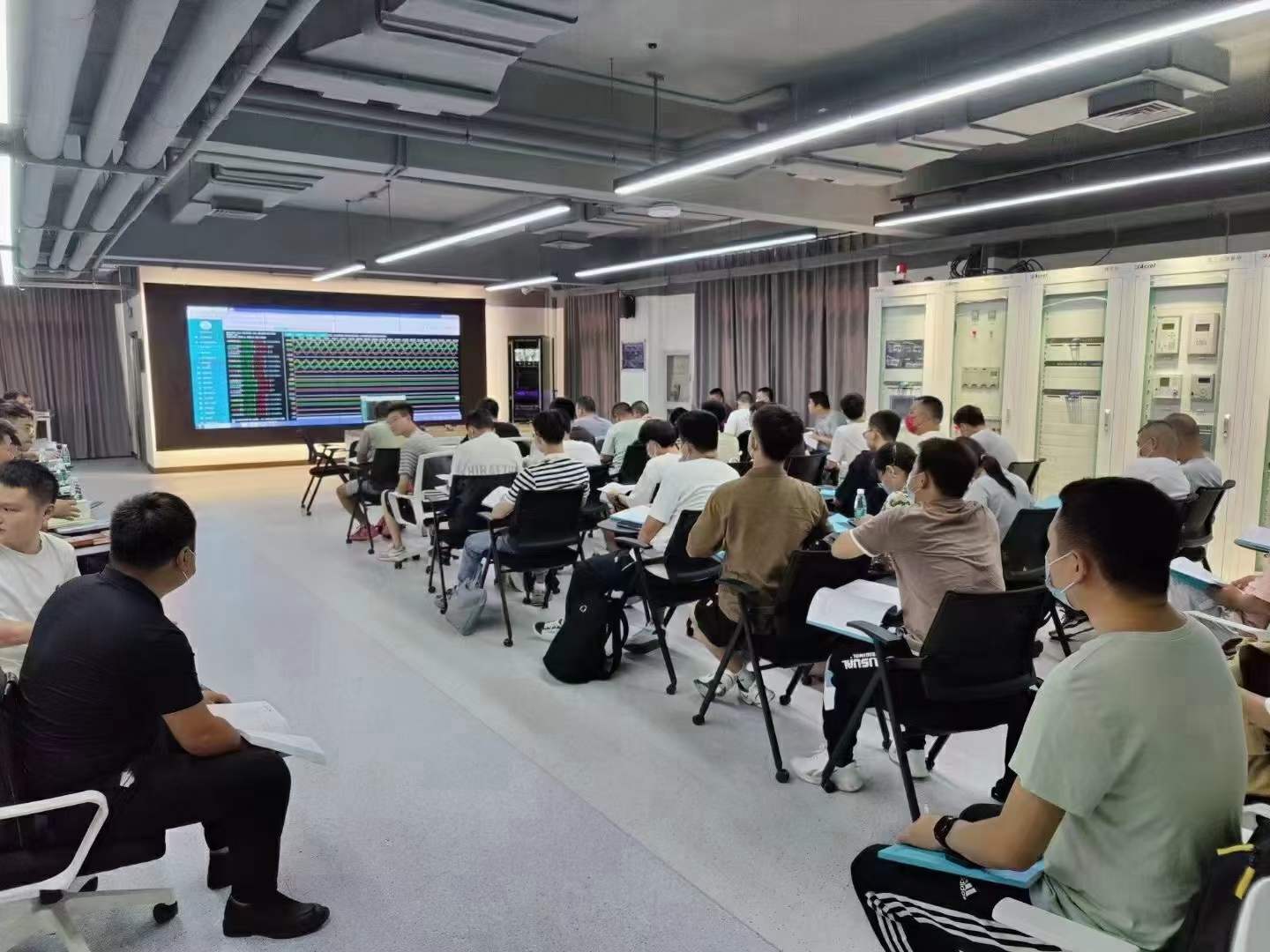 GGF-OXGL、GGF-OXQL醫(yī)用隔離電源柜系統(tǒng)接線圖